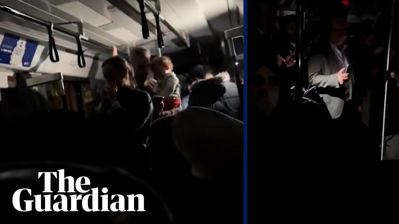 'It's crazy': passengers trapped in dark carriage of broken down london Elizabeth line