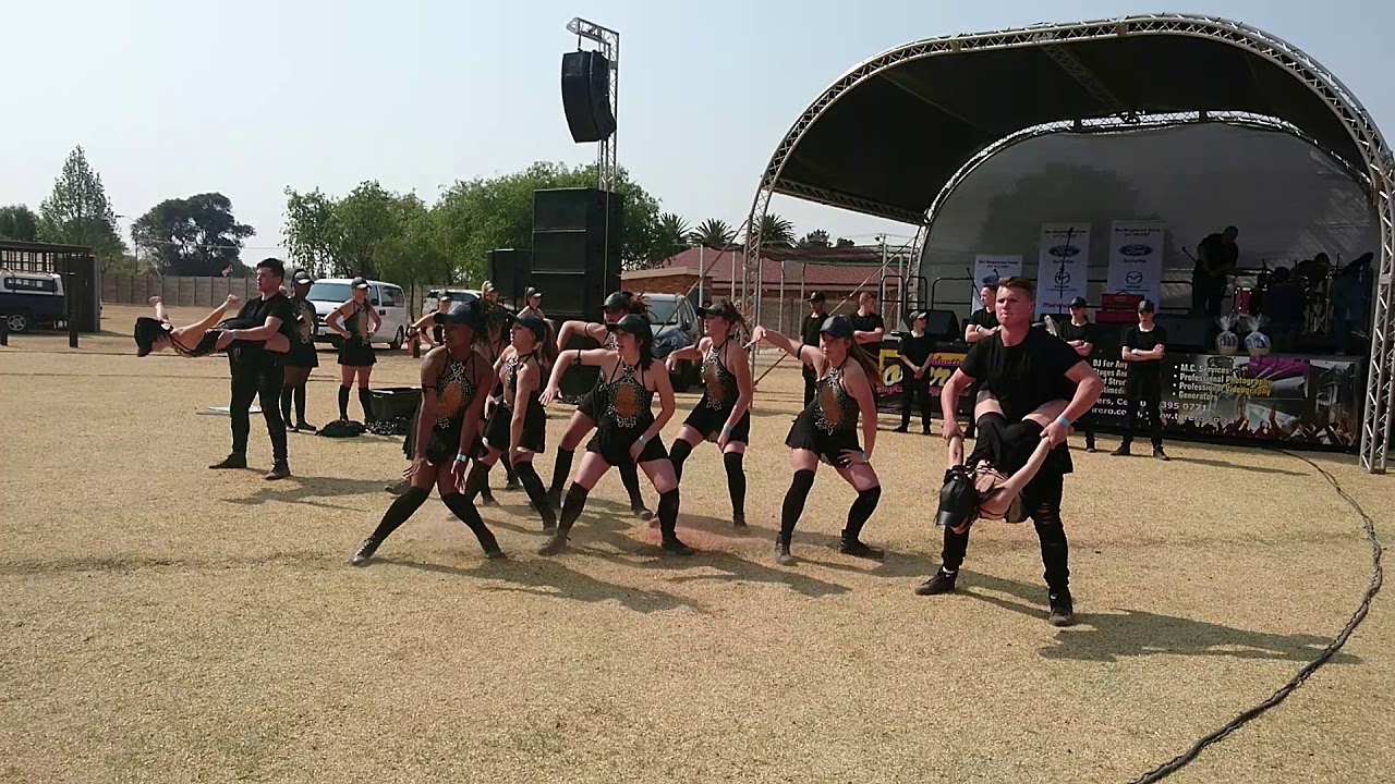 Hoerskool Jan Viljoen Pom-Poms by Rappies Color Run