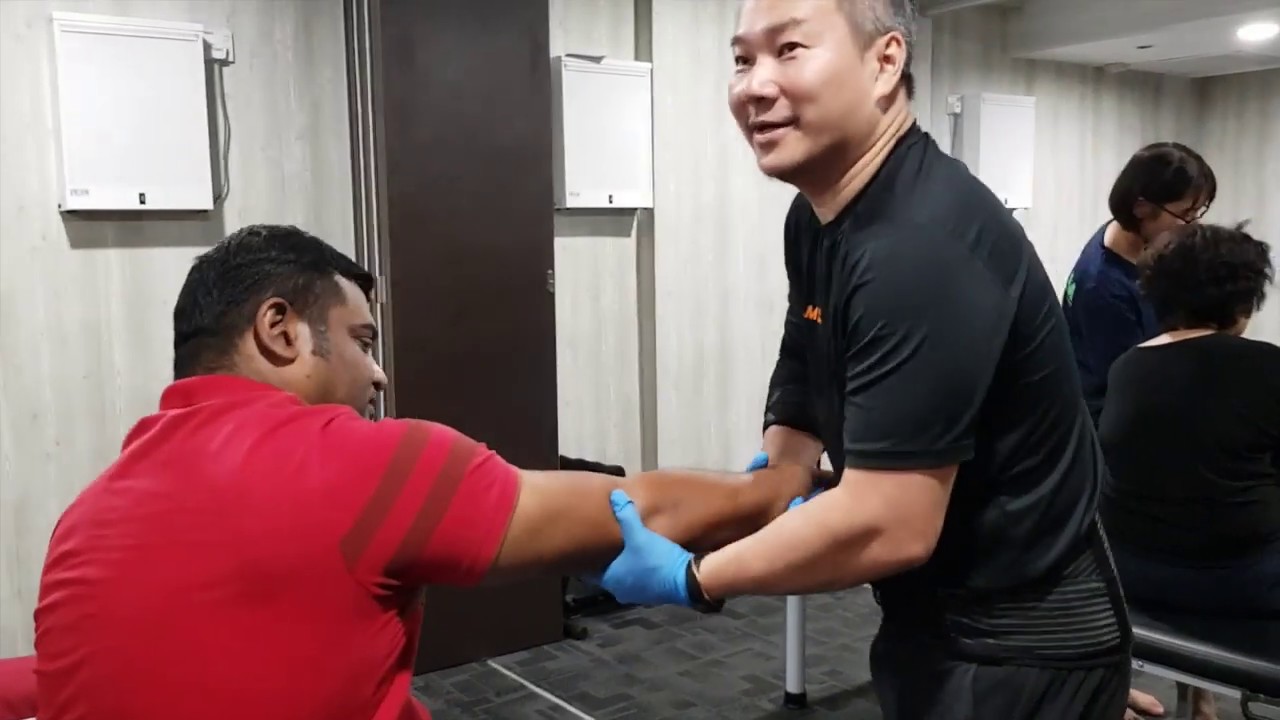 Throwback Year 2019- Elbow problem. Master Chris Leong Help him to CLM Tit Tar for him.