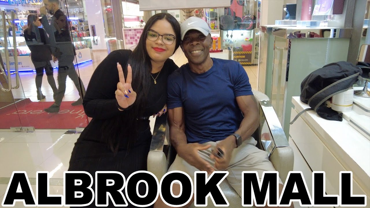 Checking out the Second Biggest Mall in the Americas in Panama City!