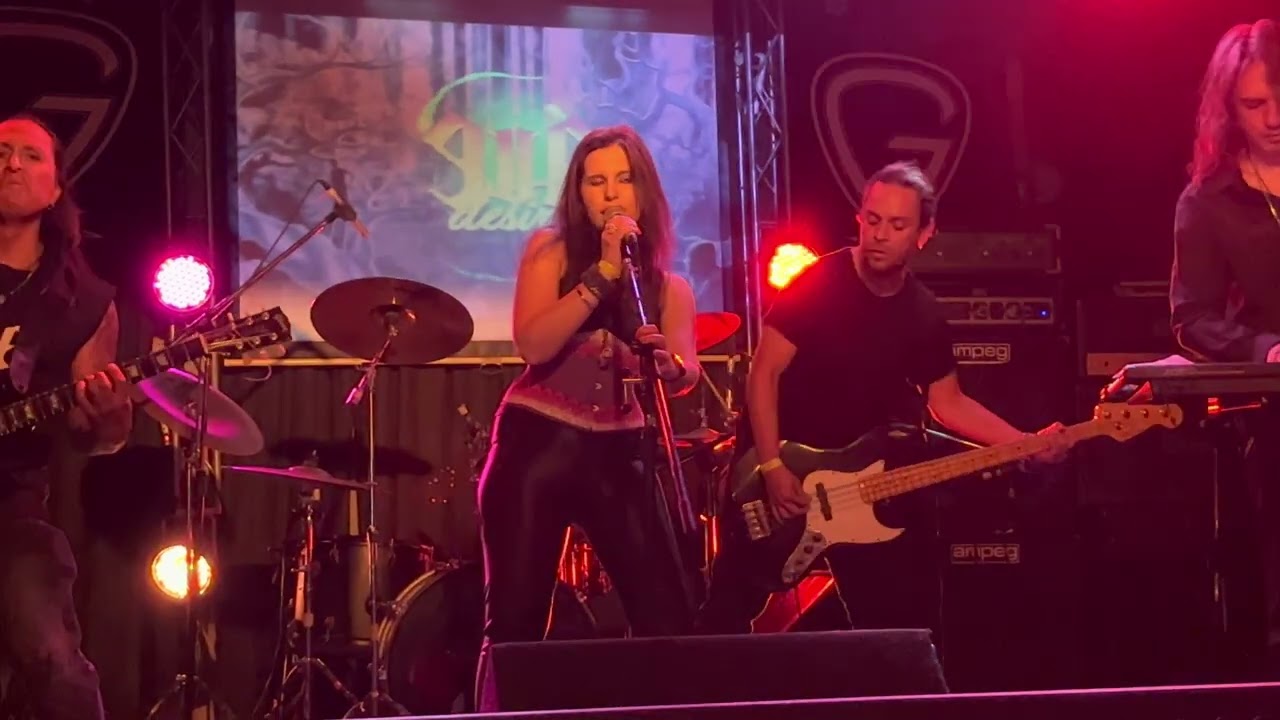 Eve Desire Live - New Past