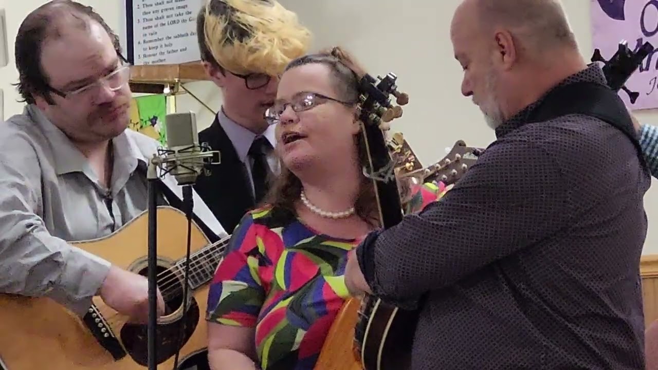 When the Roll is Called Up Yonder - Dean Hubbard and Gospel Grass
