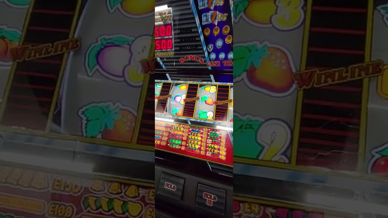 club attraction fruit machine