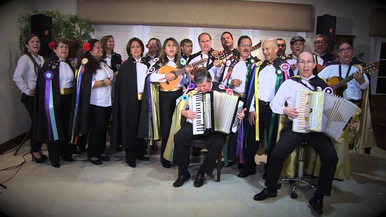La Tuna de Weston interpretando 