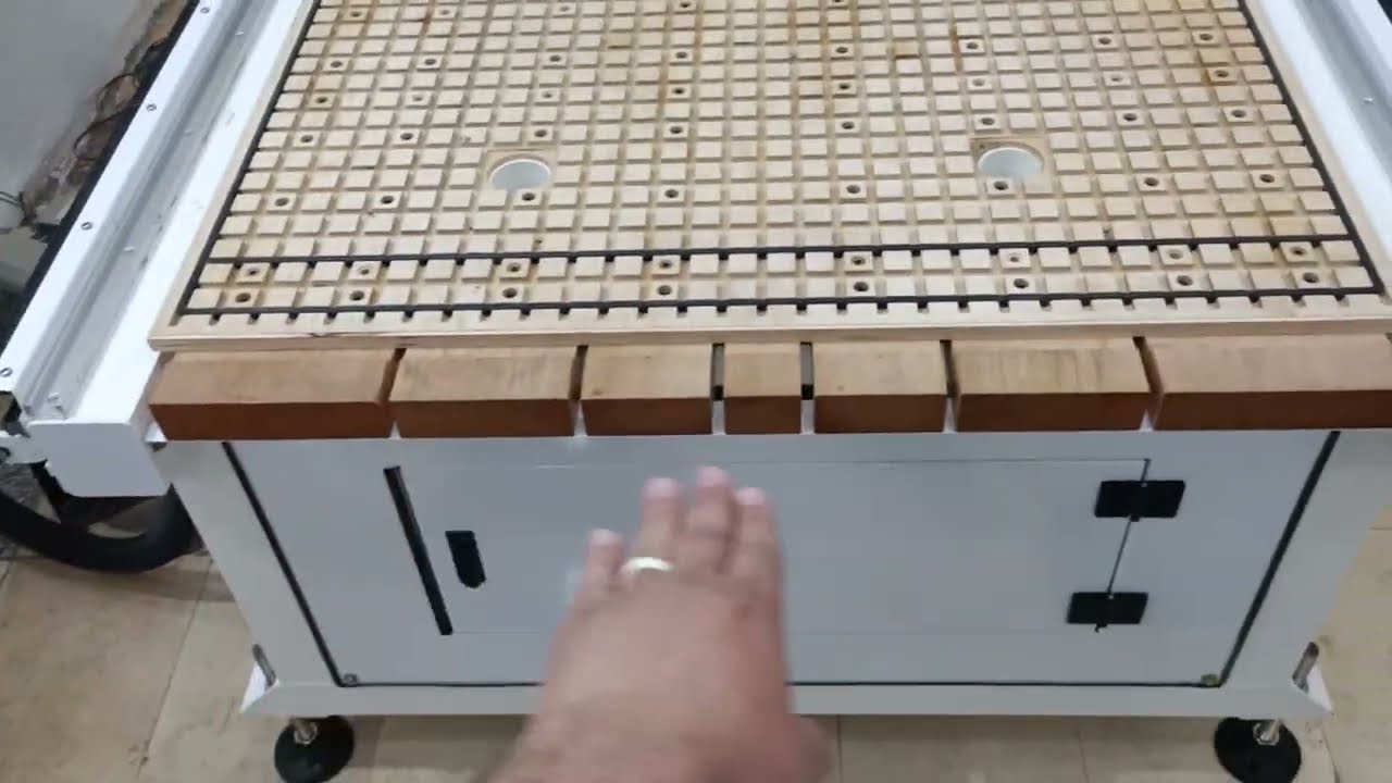 صناعة ماكينة CNC Router احترافيه .. جزء 2 بداية تقطيع حديد شاسيه الماكينة