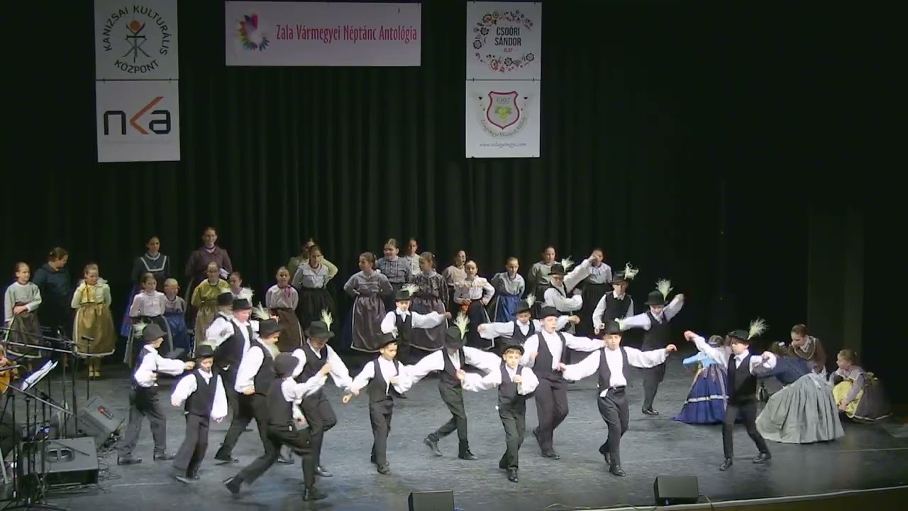 12 Apró Szegek Néptáncegyüttes - Mezőföldi gyereksereg