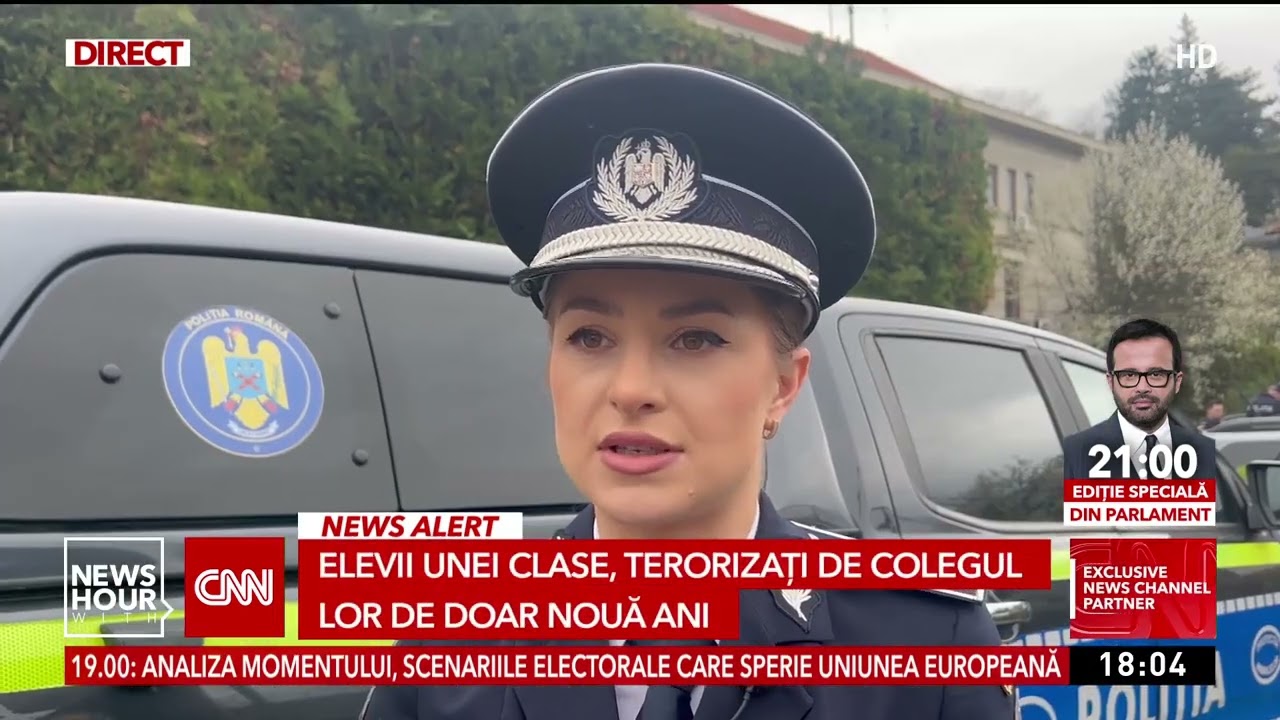 Un elev a spart geamul de la ușa clasei și a amenințat profesorul