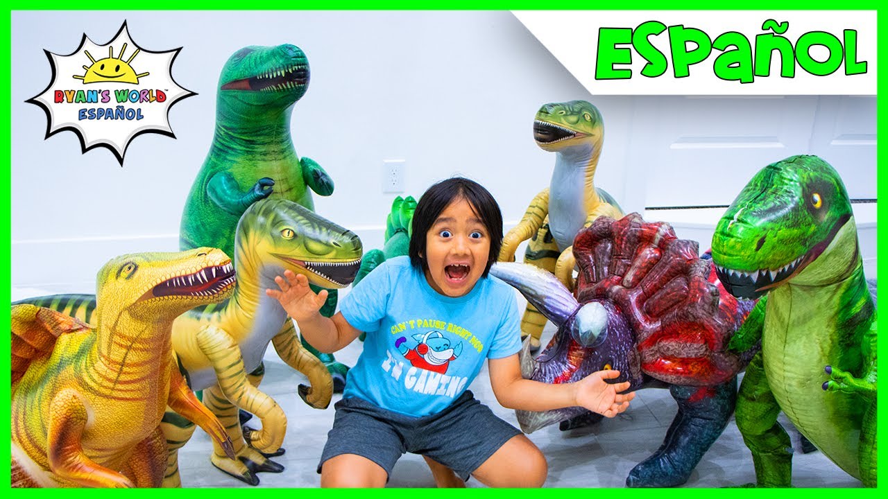 Caza de Dinosaurios! Pretender Jugar Alrededor de La Casa con Ryan's World!