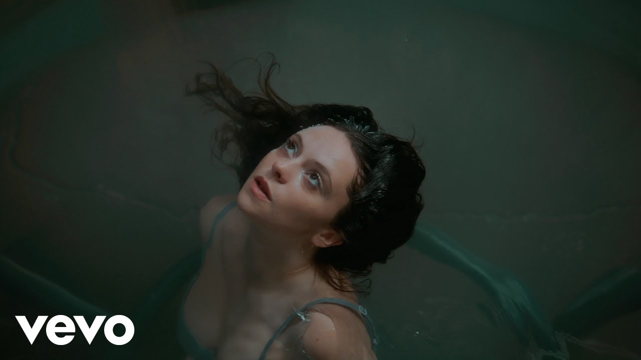 Francesca Michielin - Solite chiacchiere (Official Video)