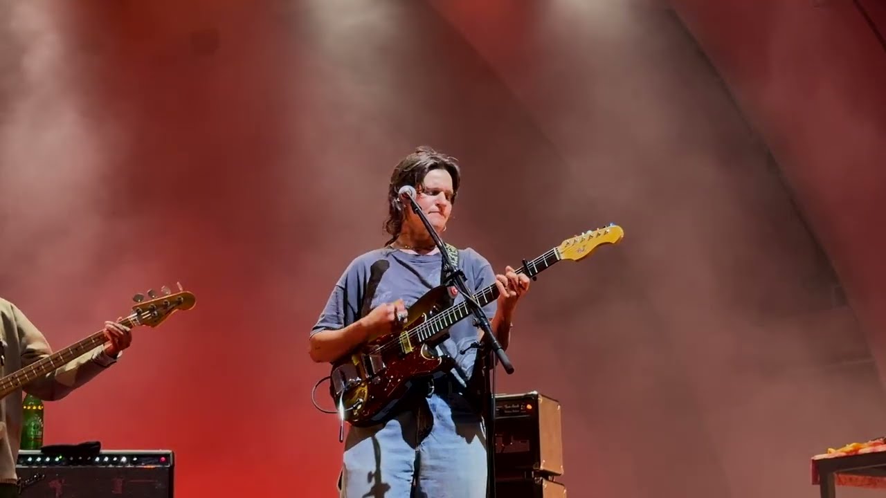 Big Thief - Carry (Live @ Hollywood Bowl) [Unreleased Song]