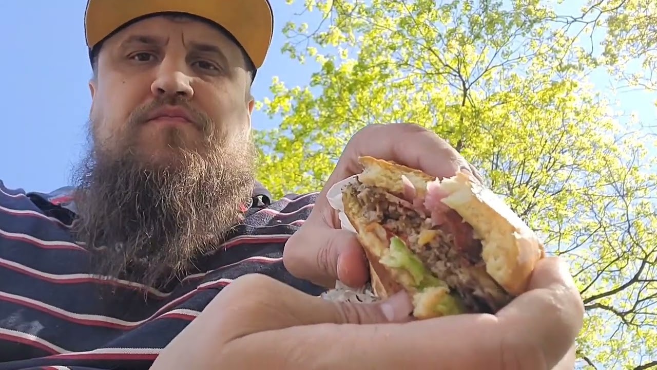 Täydellistä burgeria Kouvolan torilta! Street Boys