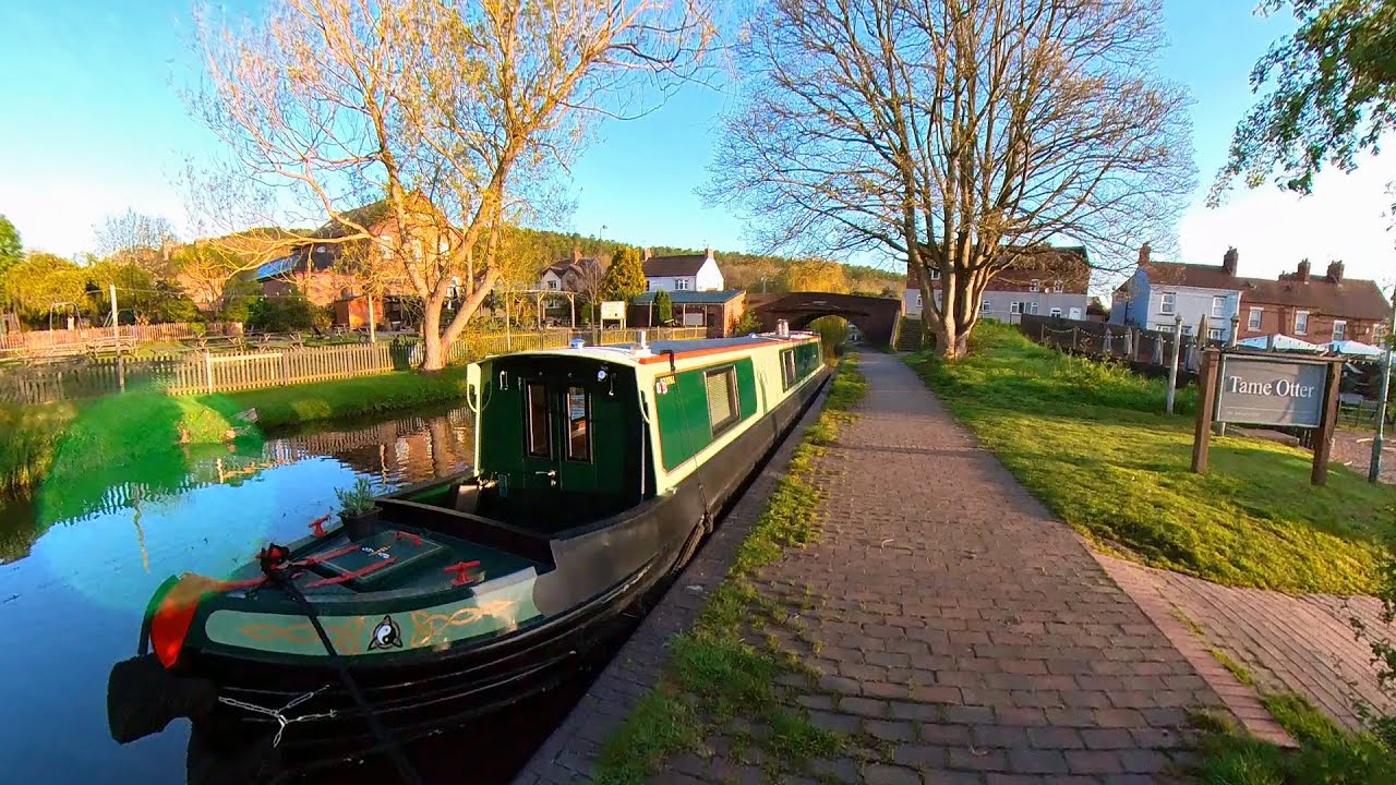 Canalside Narrowboat Nature Walk with Real Life Bird Sounds, Calming ASMR