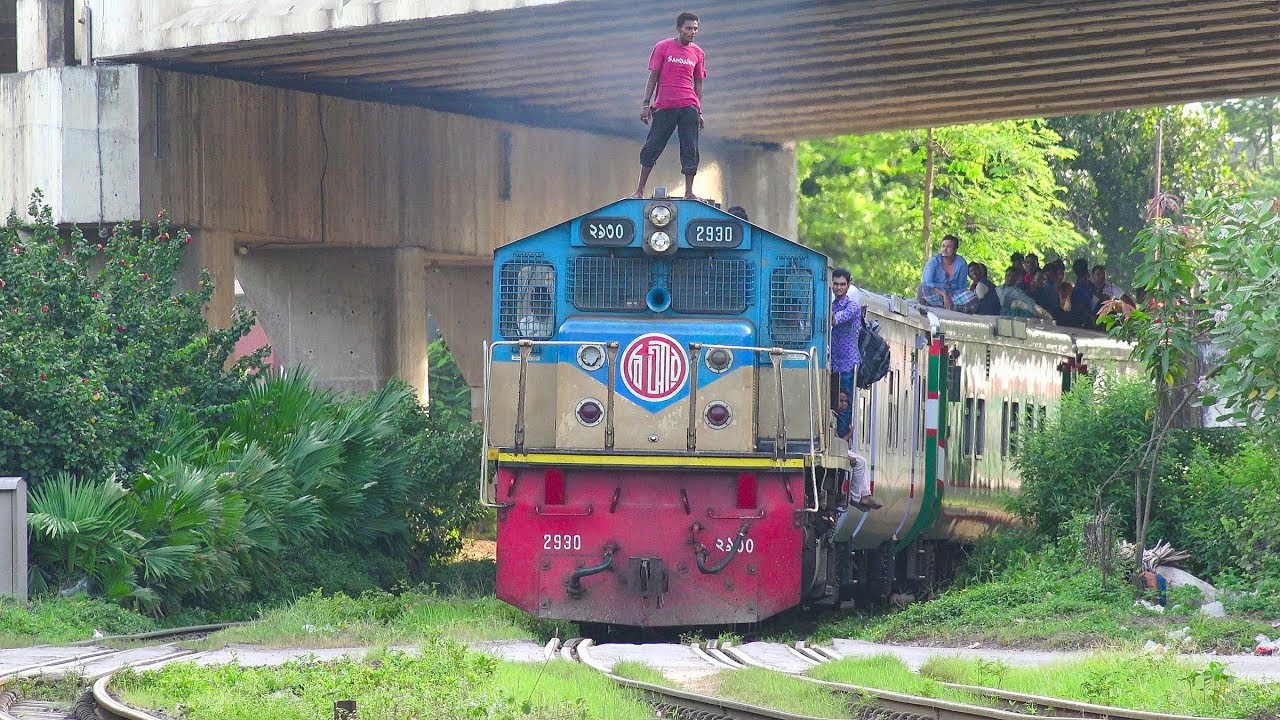 741 Turna Express powered by EMD Loco 2930 GT18LA-2 || Chittagong to Dhaka || Bangladesh Railway