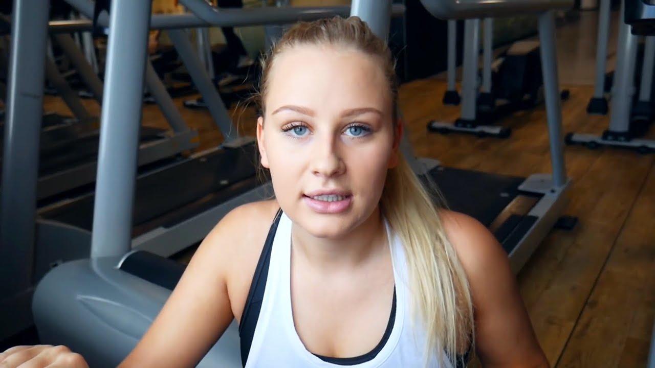 VLOG : CO JEM I JAK ĆWICZĘ W CIĄGU DNIA?! | Andziaks