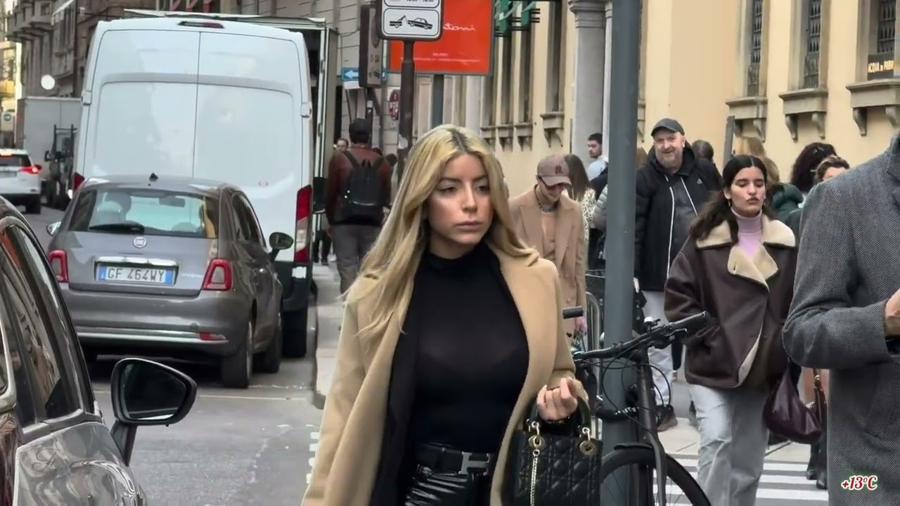 Women wear vinyl pants street fashion