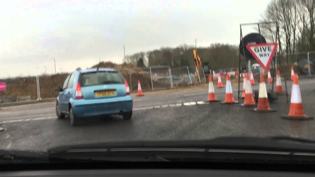 🇬🇧Rainy Day Car Travel to see Roundabout Roadworks at Big Asda Havant | ASMR | No Talking | Binaural