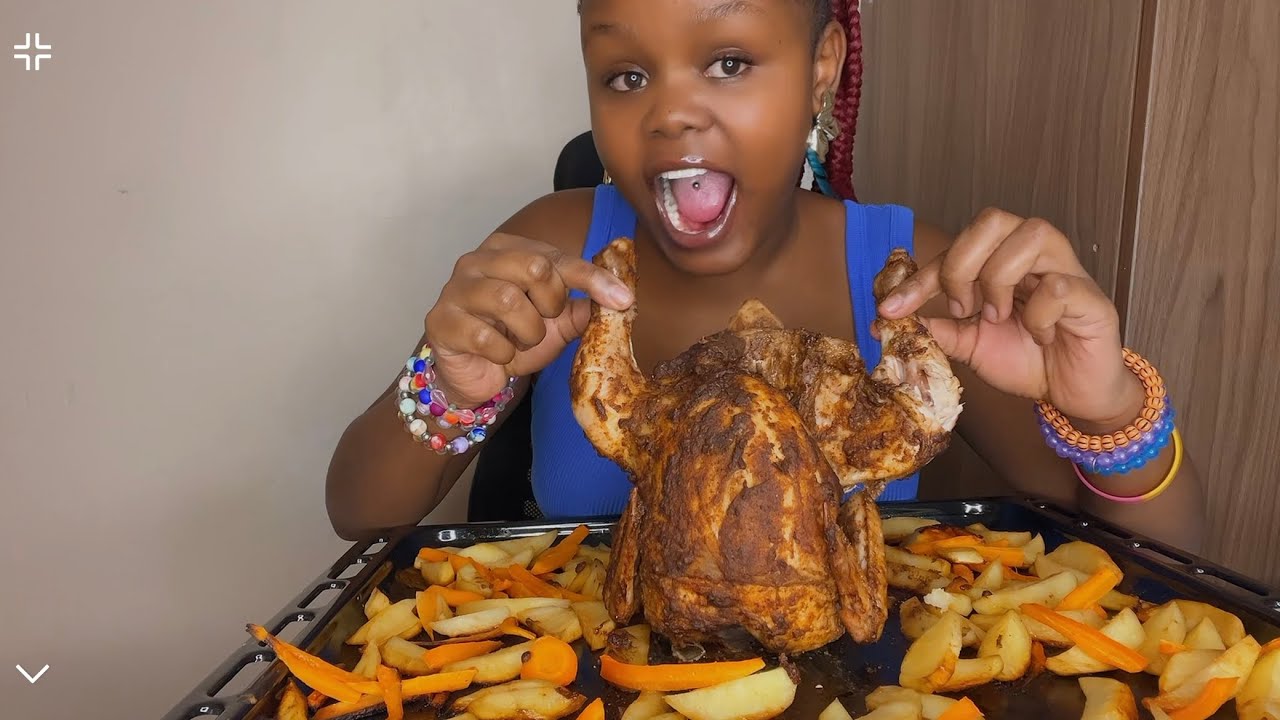 This ROTISSERIE  CHICKEN HAD NO BUSINESS  BEING THIS GOOD #chicken #mukbang #mukbangers 