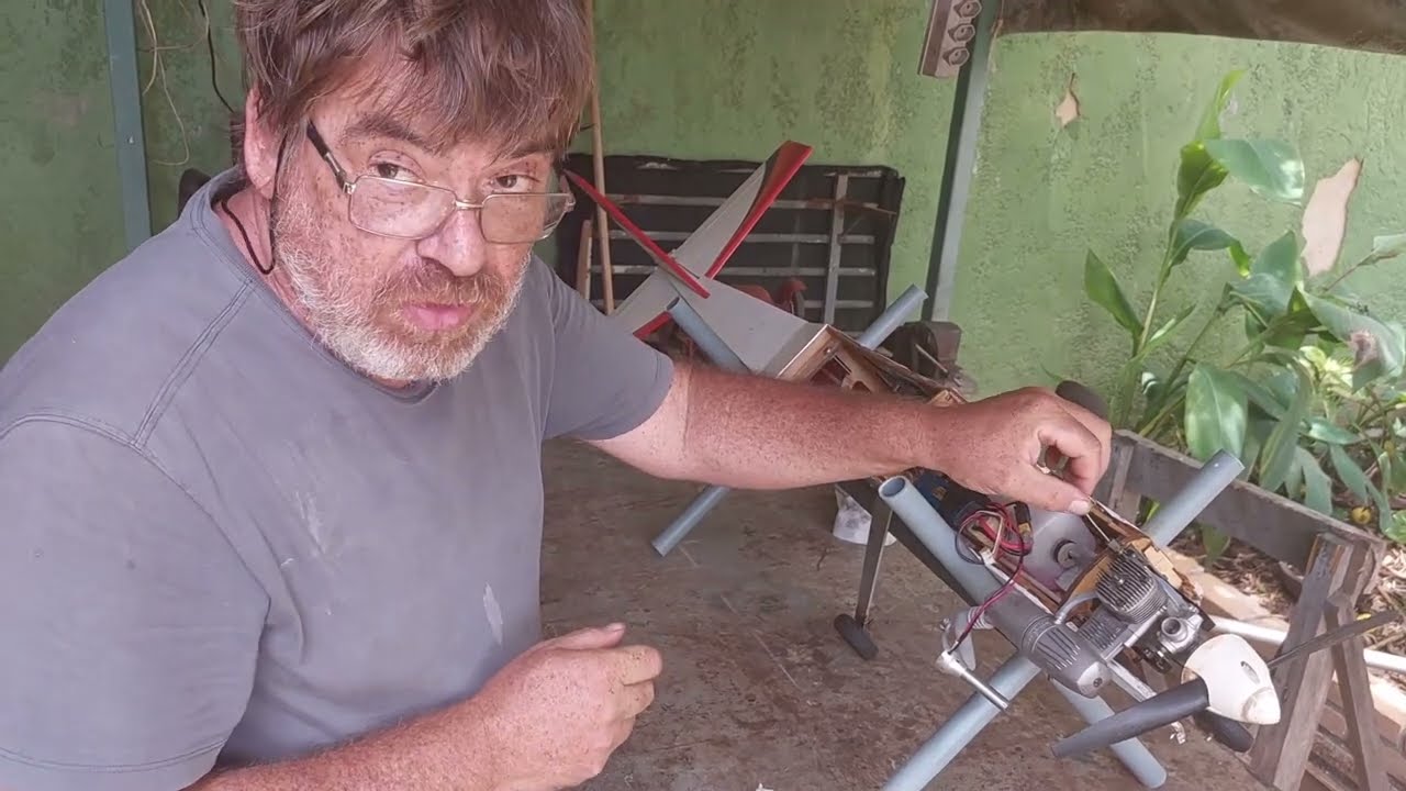 Aeromodelismo a combustão: funcionamento, manutenção e artimanhas do motor 