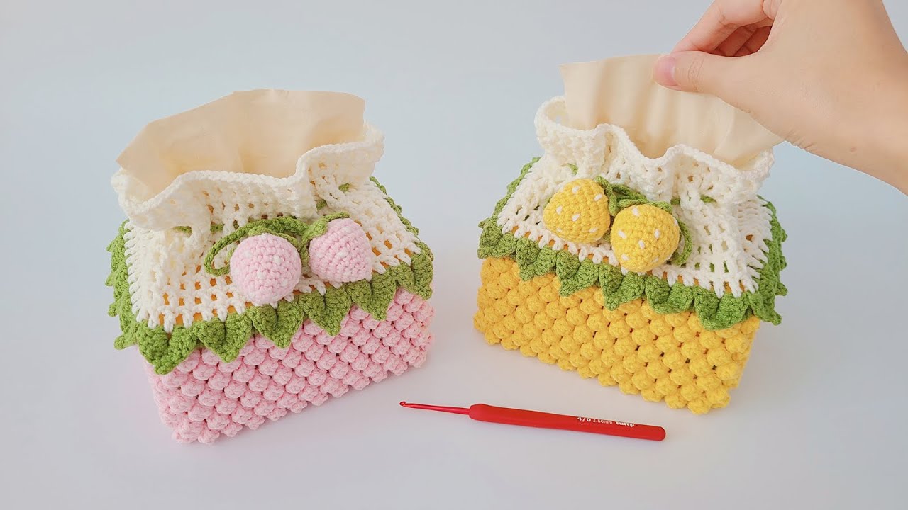 草莓地派对邀请函：请带上你的钩针哦，我们来做纸巾盒吧 tissue box