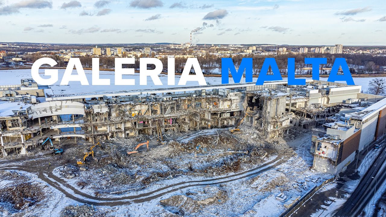 Zimowy krajobraz znikającej GALERII MALTA w Poznaniu