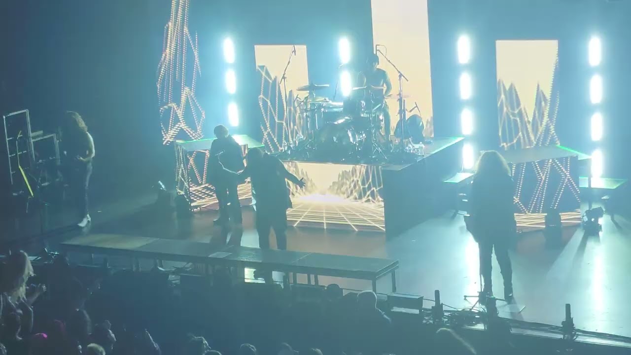 Wage War - IS THIS HOW IT ENDS? (LIVE)