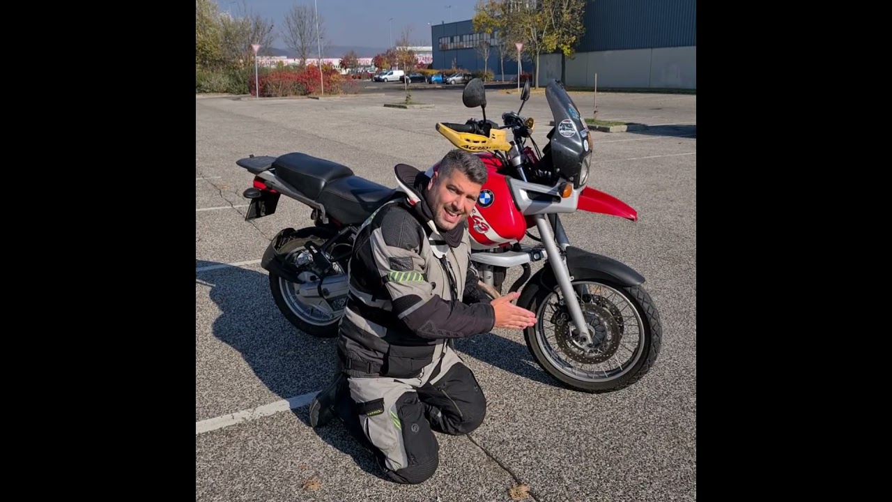A motorkerékpár tartása, tolása valamint mitől és hogyan kanyarodik