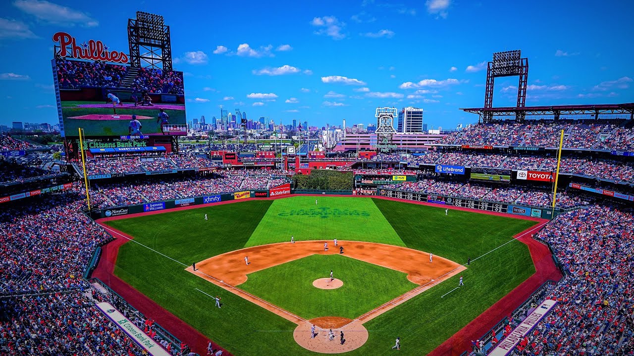 2023 PHILLIES STADIUM TOUR - YELLING AT THE ATLANTA BRAVES