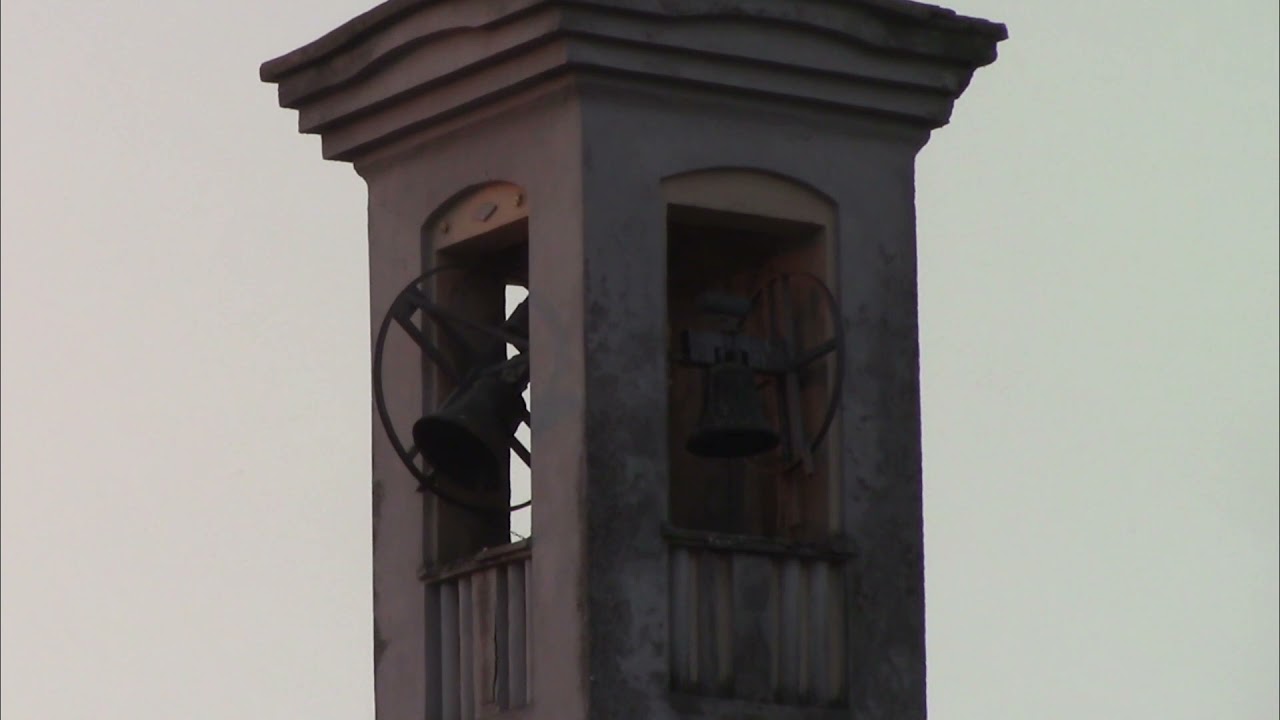 Le campane di Livraga (LO) Fraz. Ca' De' Mazzi - Chiesa di S. Lorenzo (1). video 554
