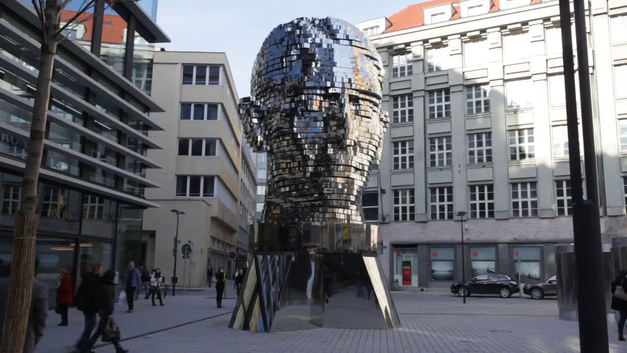 La scultura cinetica di David Cerny a Praga | AD Italia