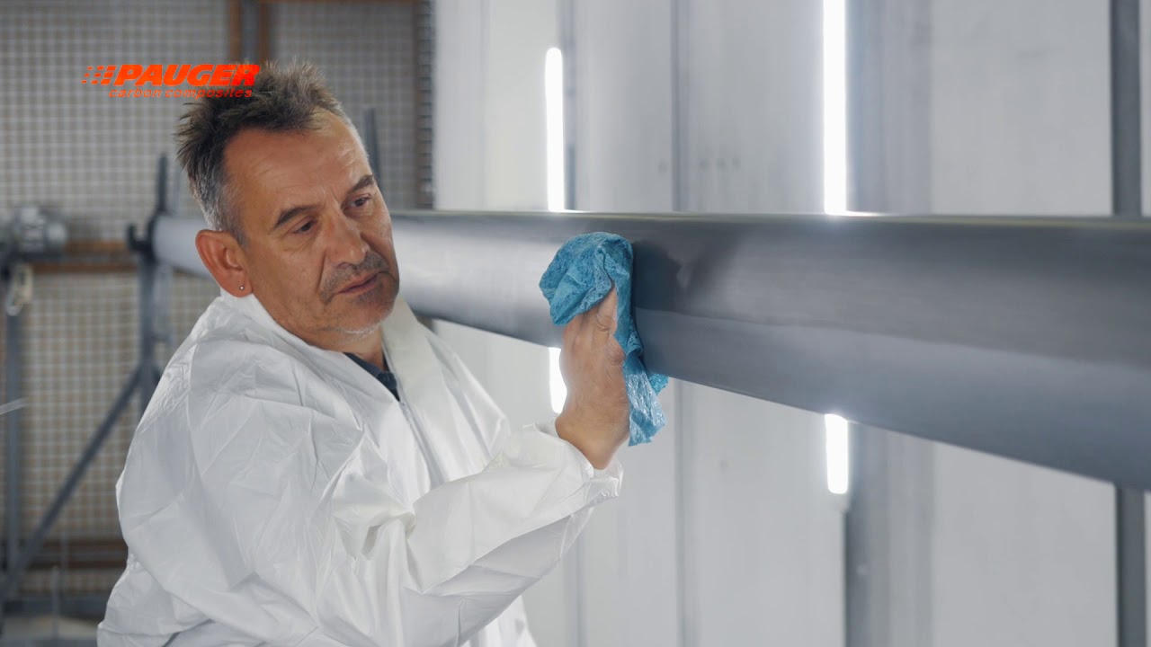 Carbon mast production with laser projection