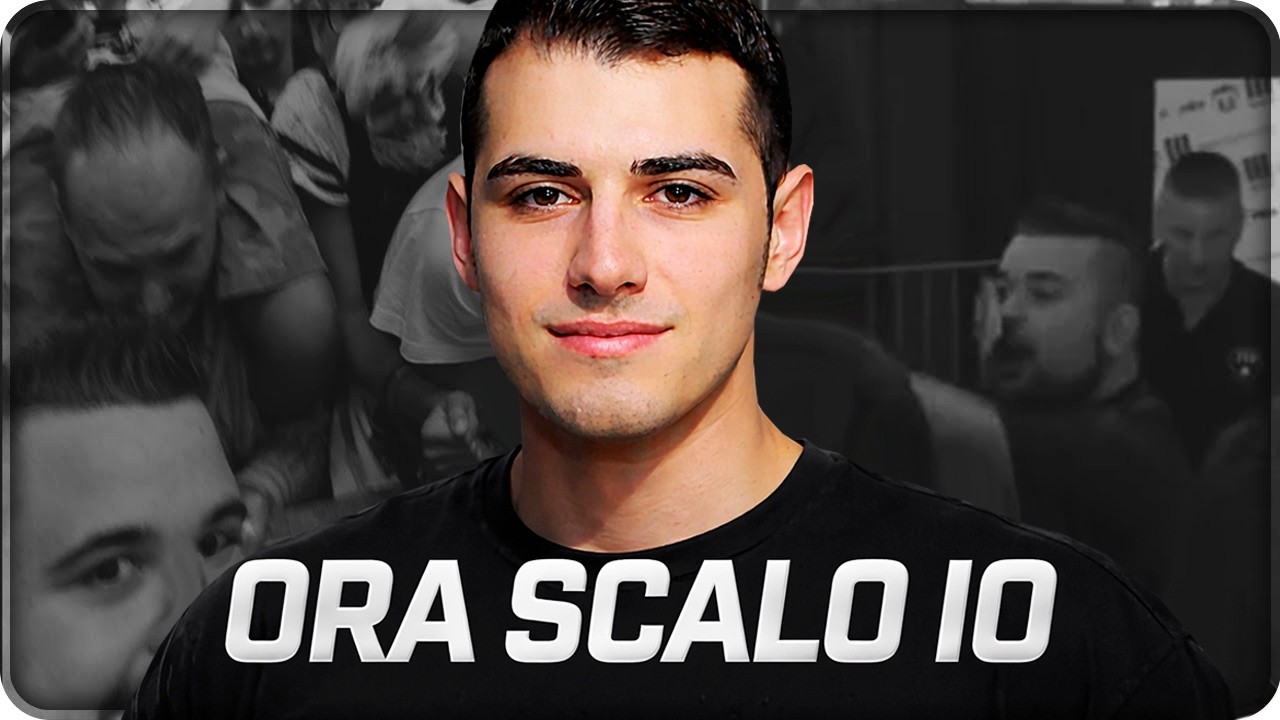 ORA SCALO IO... SUPERIAMO CICCIOGAMER su CLASH ROYALE!