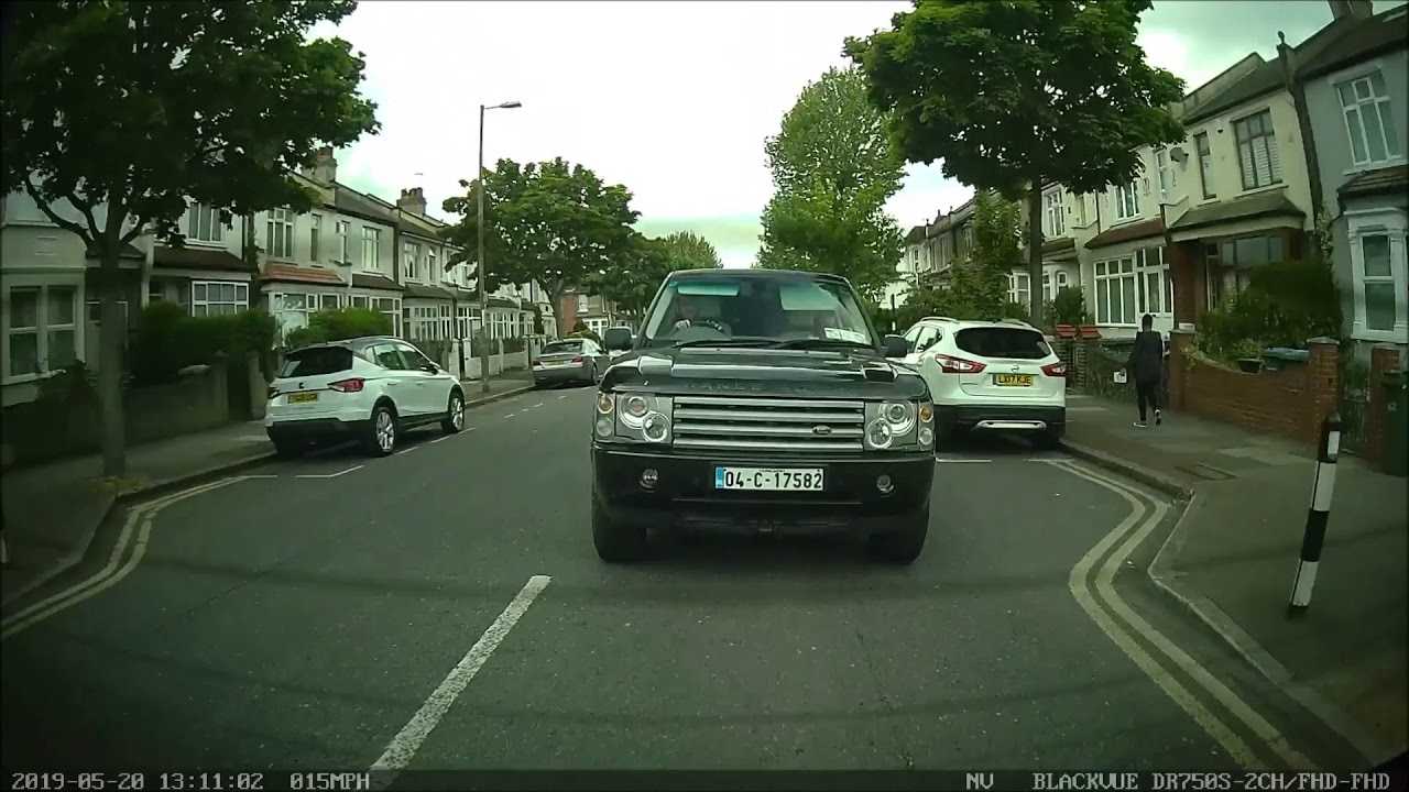 Range Rover driver tailgating and abusing a learner in a 20 zone
