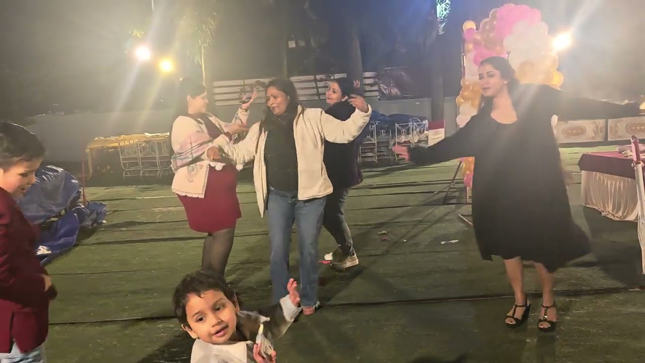 Ghoomer dance in western dress 👗👗👗👗####with friends masti ####😊😊😊😊