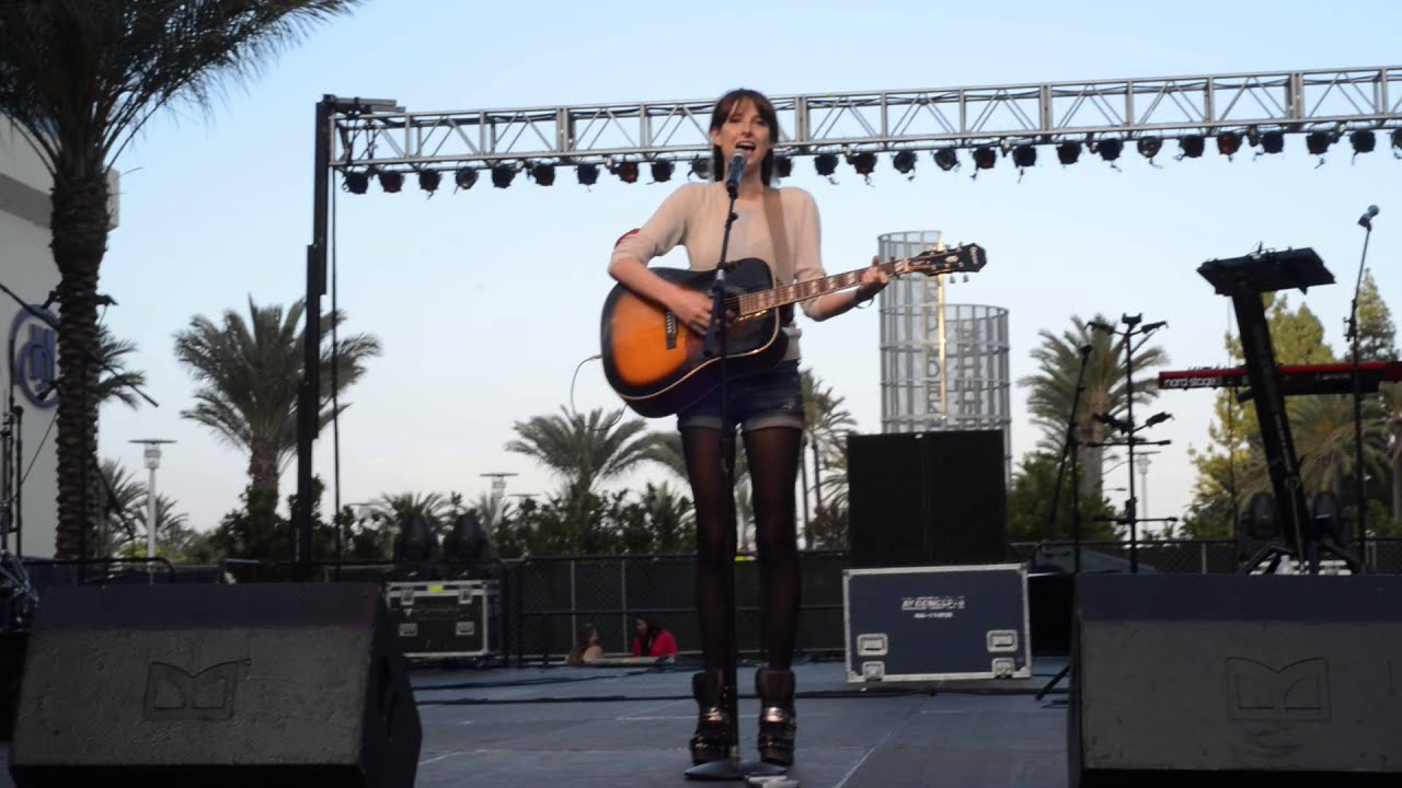 Tessa Violet Meekakitty Vidcon 2013
