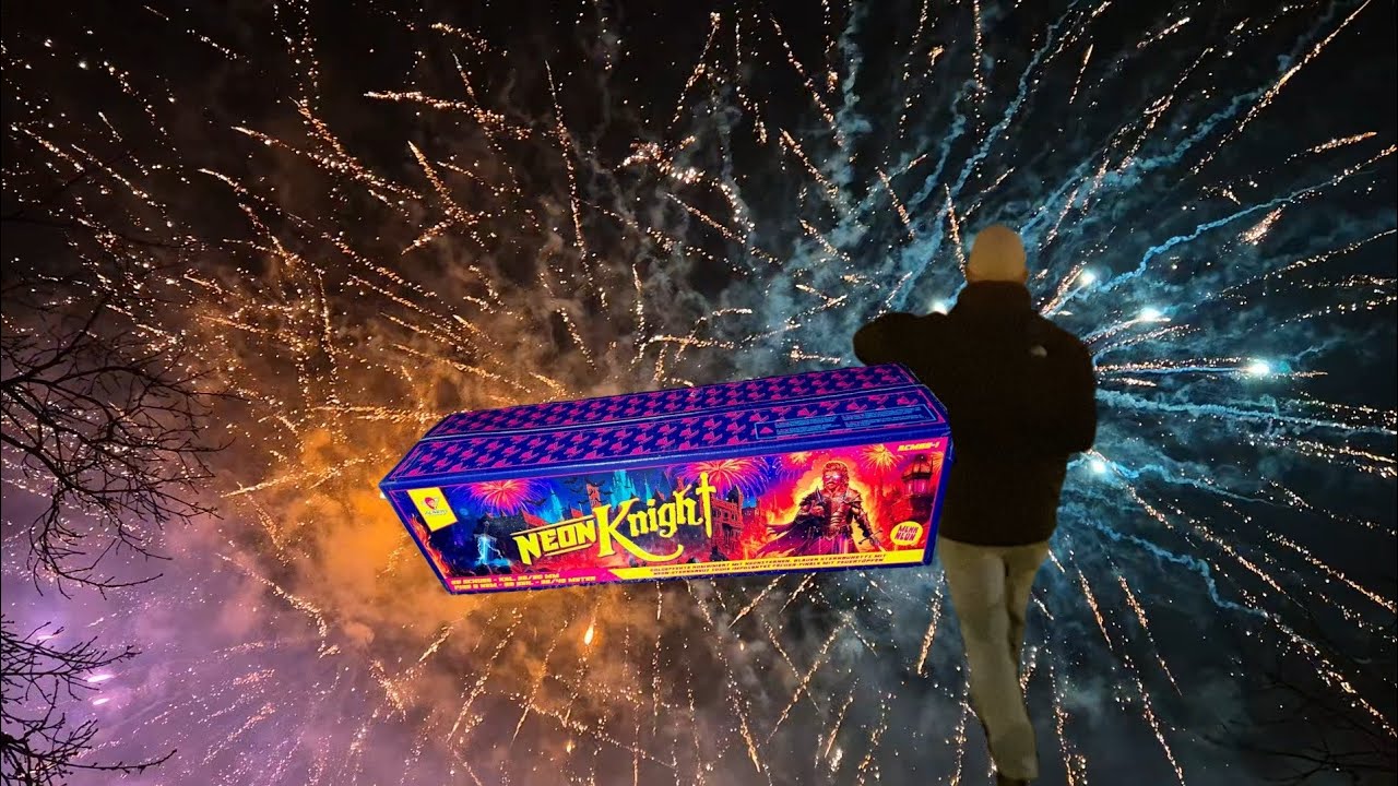 Silvester in Berlin Spandau🎆🔥 Neon Knight von Albert Feuerwerk💥💢 #fireworks #vuurwerk #feuerwerk 
