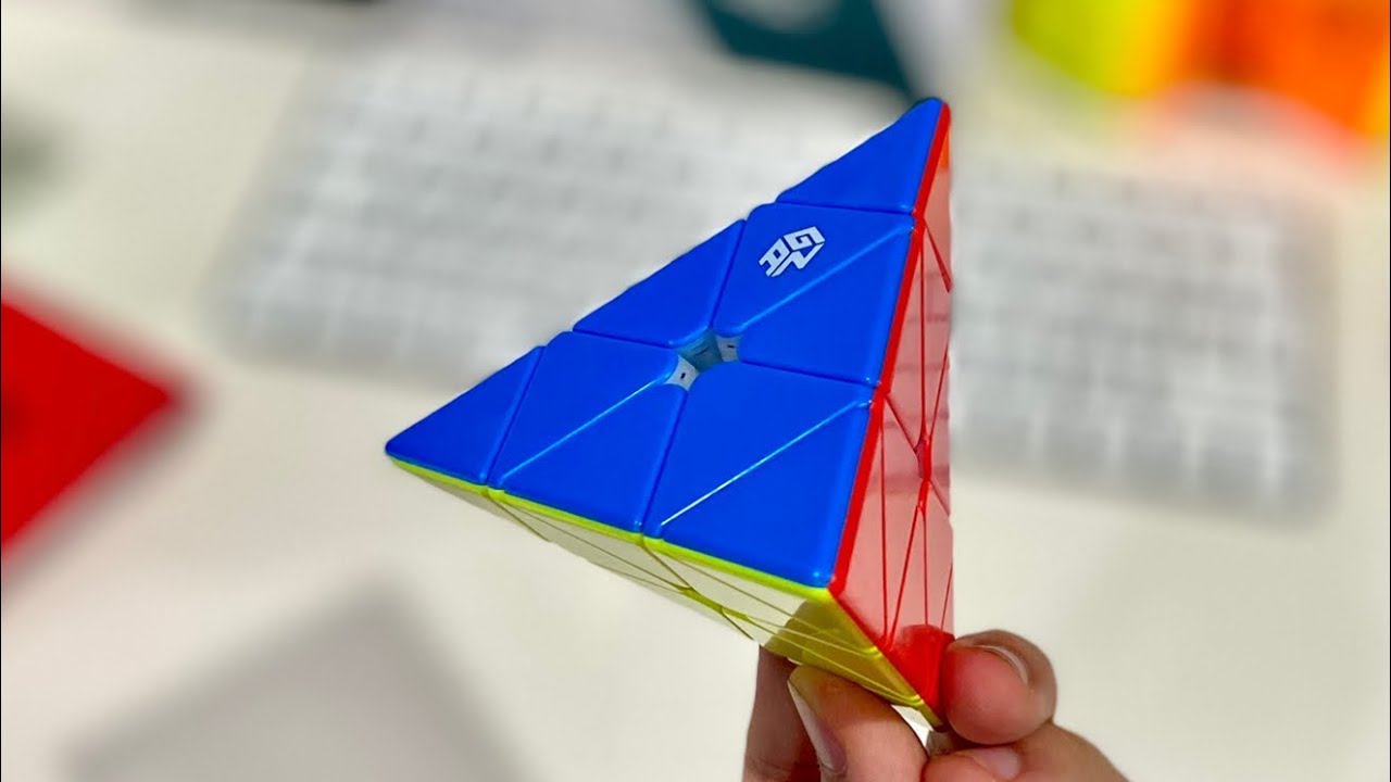 I solved a Pyraminx for one week...