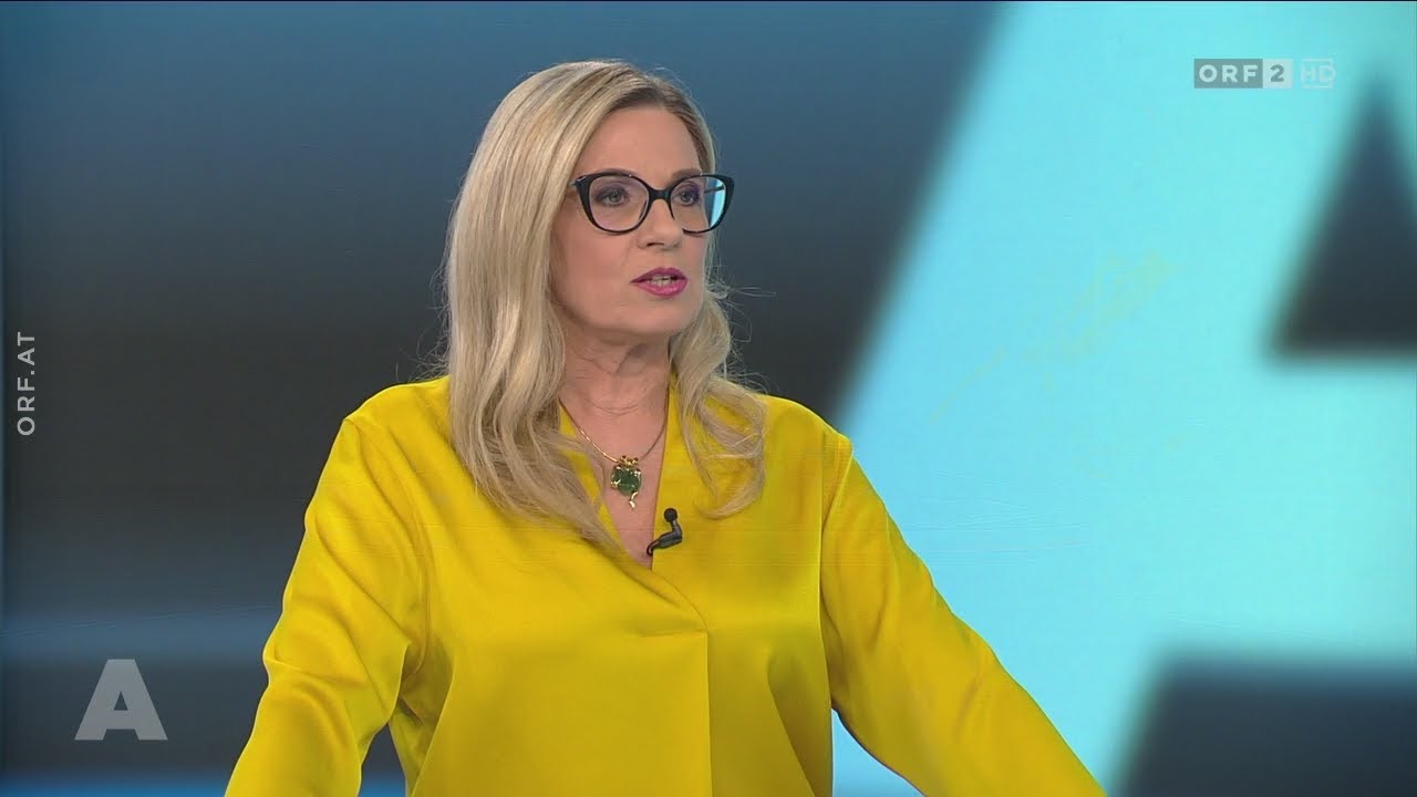 Satin Blouse Christa Kummer 20240213