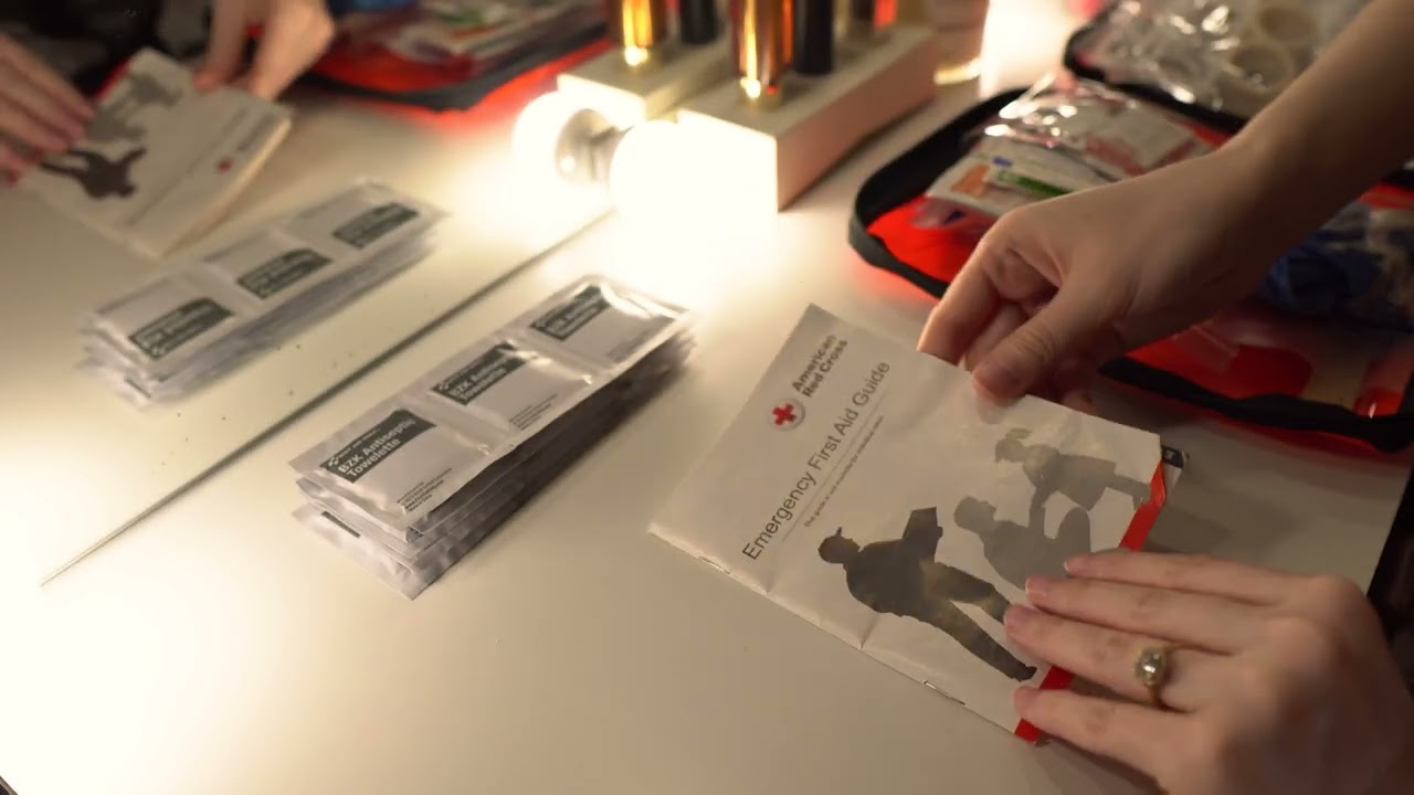 ASMR First Aid Kit Unboxing - Crinkles (Shqip/Albanian) #whispering