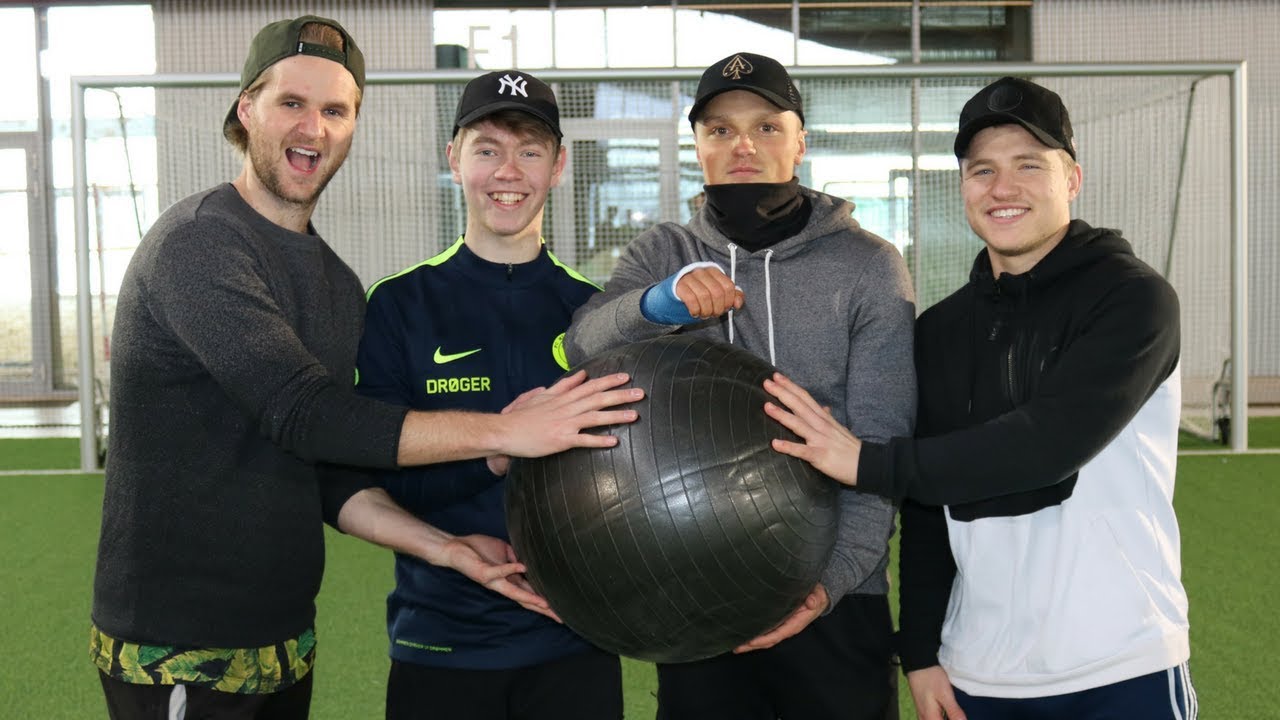 2 VS 2 MED K&AElig;MPE BOLD! + STRAF!