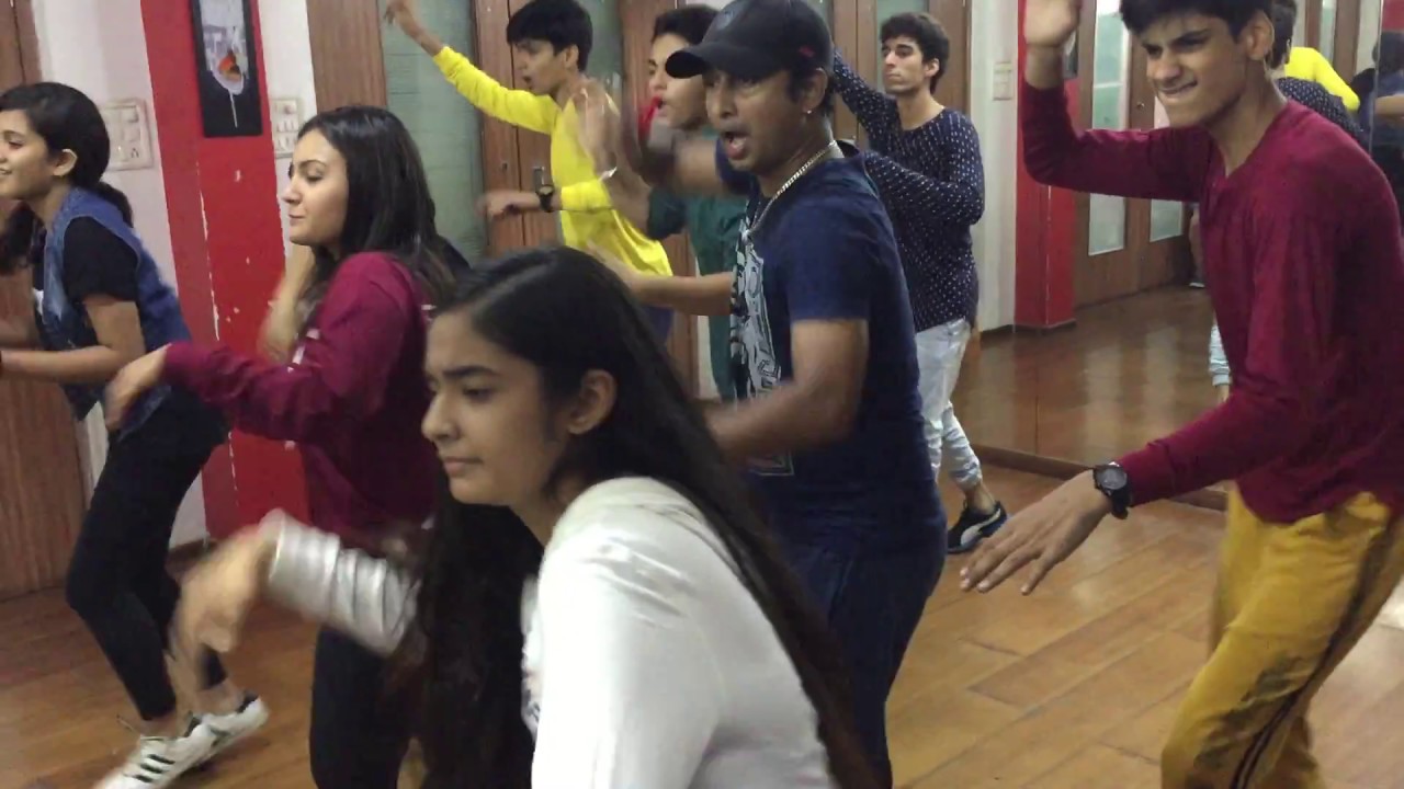GALTI SE MISTAKE DANCE PRACTICE .