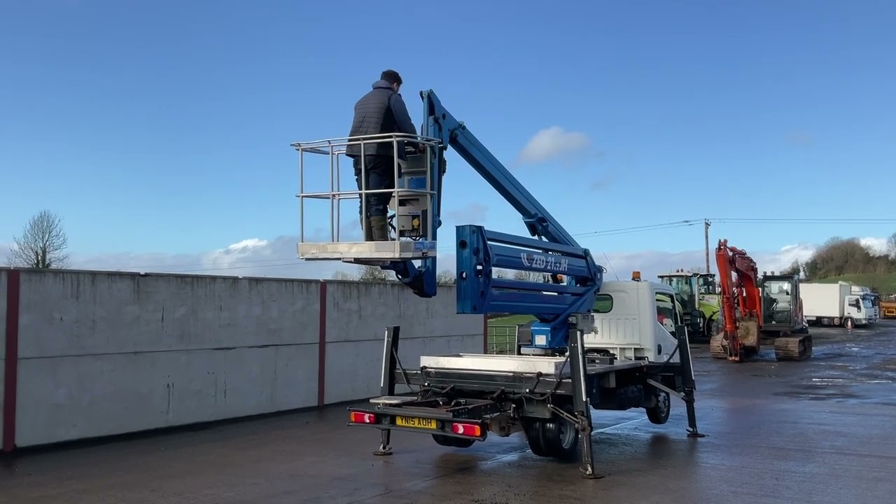 Nissan cab star cherry picker