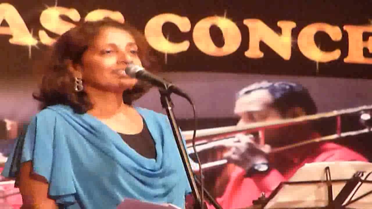 Mecxy Cotta... singing in Konkani