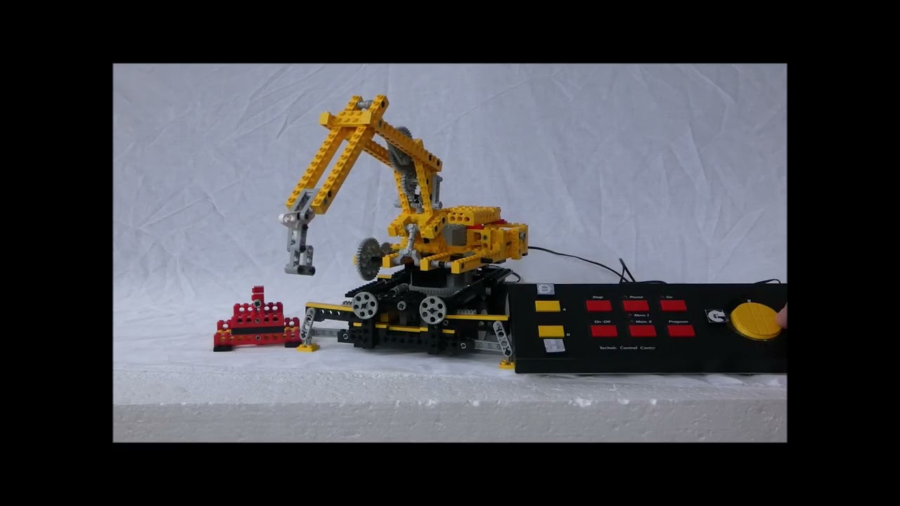 Lego 8094 Technic control centre from 1990