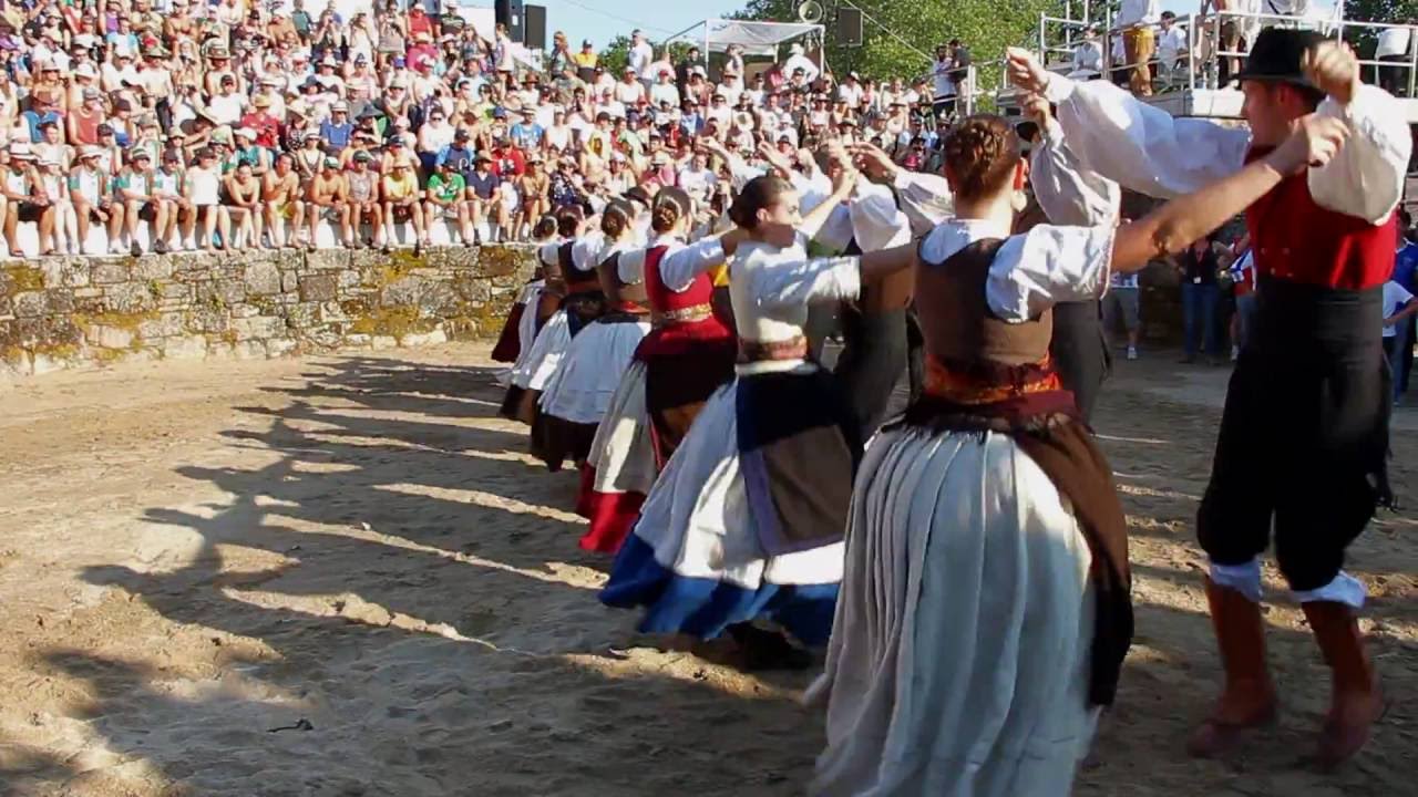 Tequexetéldere, jota e muñeira de Ancares, na Rapa das Bestas 2013