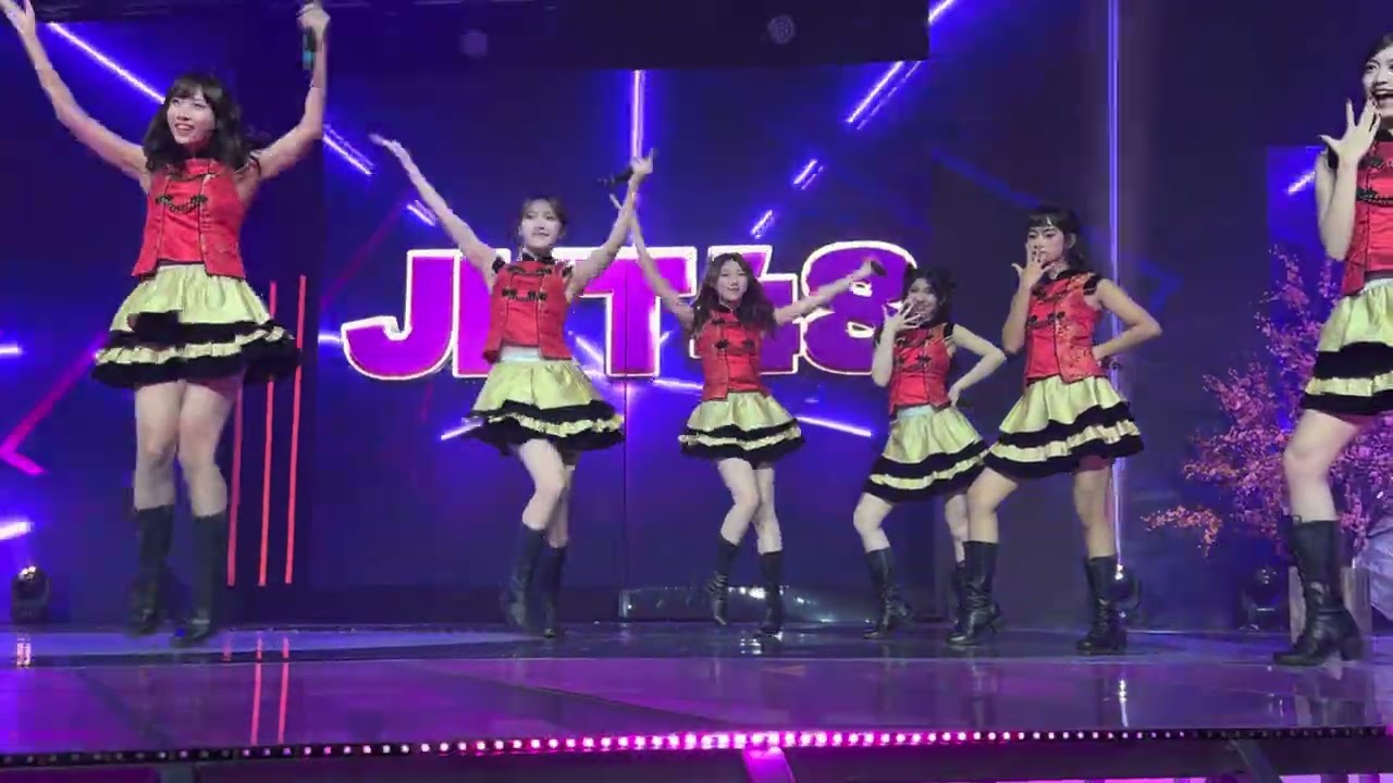 Penampilan Kedua JKT 48 ll Mega Konser Kuda Api #live