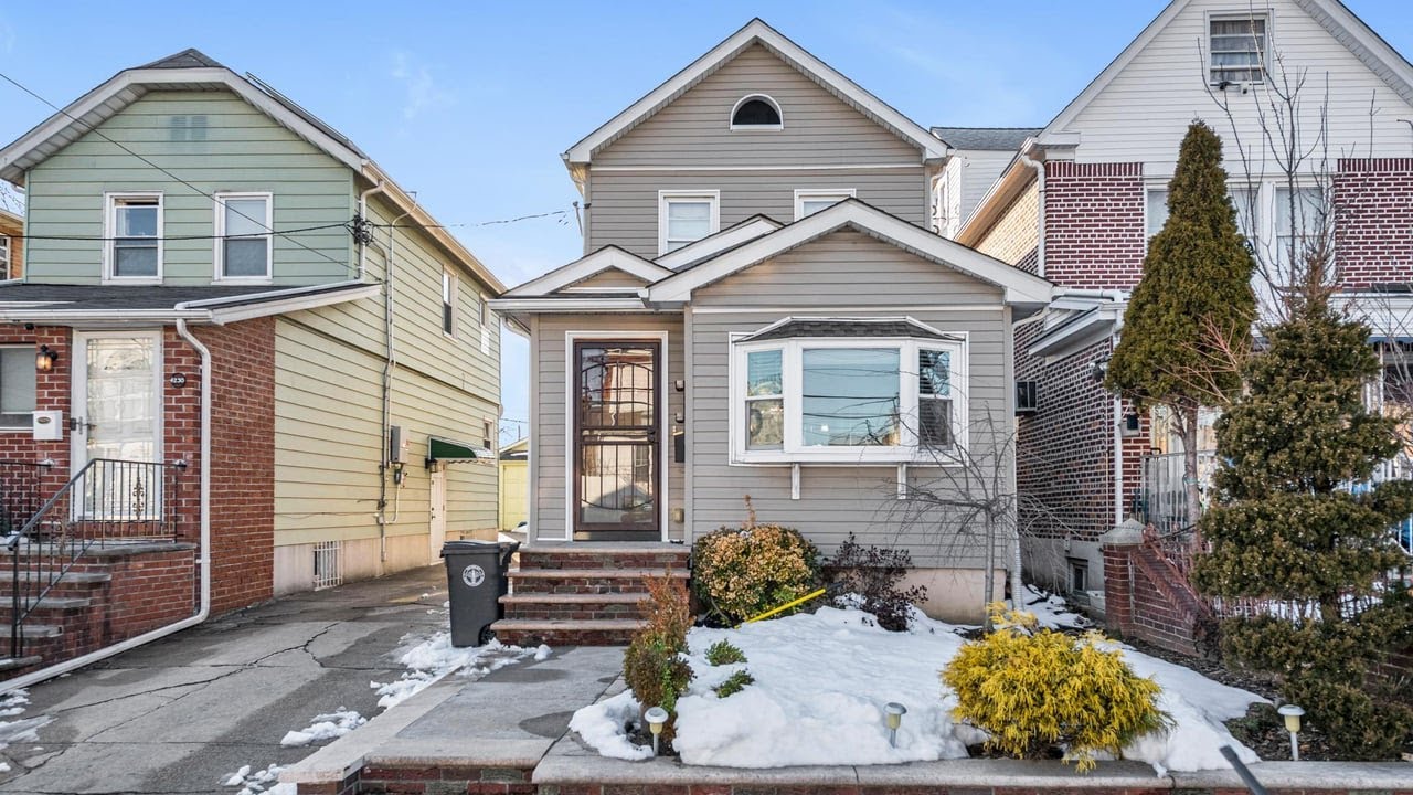 42-28 189th St, Flushing, NY