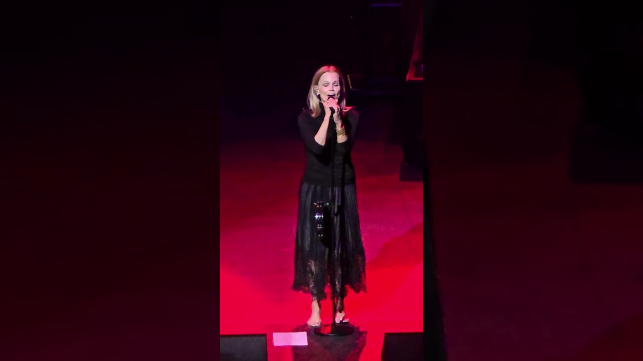 Belinda Carlisle - Circle in the Sand - Fallsview Niagara Falls OLG Stage - February 23rd, 2025