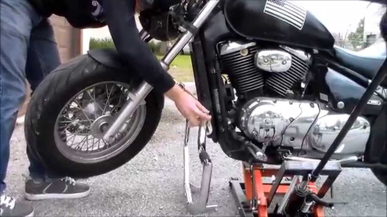 How to install a Lindby Bar on a 2006 Suzuki Boulevard C50 by DIY with Chris