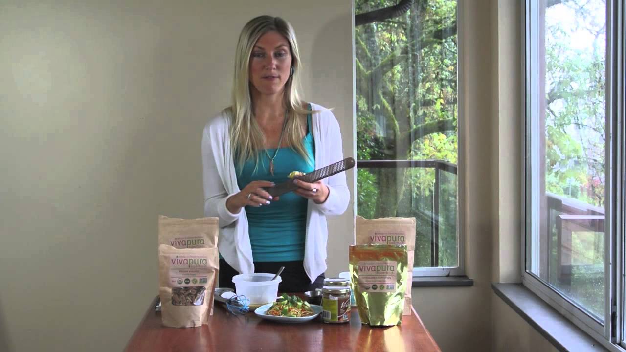 Raw Vegan Thai Peanut Sauce with Raw Peanut Butter