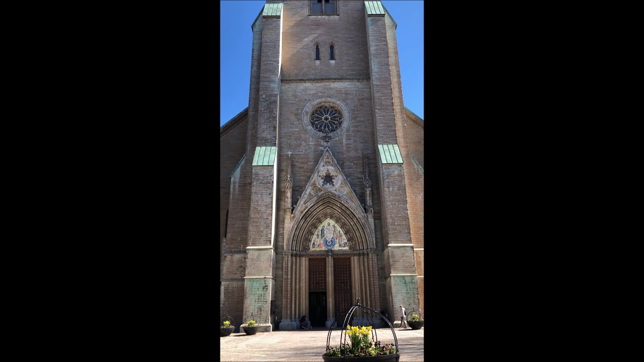 Sammanringning i Linköpings domkyrka med alla fyra klockorna (video) (blåsigt)